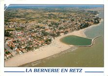 CPM La Berniere en Retz France Vue aerienne La plage et le plan d'eau 