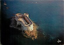 CPM Carantec Le chateau du Taureau qui defendait l'entree de la riviere de Morlaix contre les Anglai