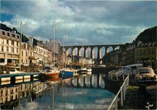 CPM Morlaix Finistere Le Port de plaisance dans le bassin a flot et le viaduc 