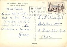 CPM Biarritz Effet de vagues Dans le fond le Phare 