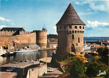 CPM Brest La Tour Tanguv et le Chateau 
