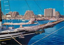 CPM La Grande Motte Herault Le port de plaisance 