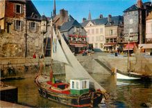 CPM En Normandie Honfleur (Calvados) Vieilles Maisons Normandes prises du Port Bateau