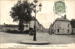 Montereau is necessary Yonne CPA Entering main street Place Gambetta