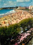 CPM Biarritz (Pyr Atl) Pays Basque La grande plage et l'Hotel du Palais