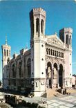 CPM Lyon La Basilique de Fourviere