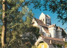 CPM La Roche Posay (Vienne) Station thermal l'Eglise fortifoee du XII et XIVe s