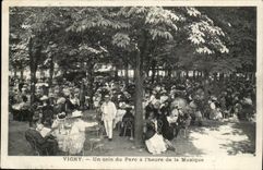 Vichy- Un coin du Parc a l'heure de la Musique-CPA