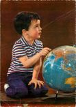 CPM Enfant Globe