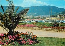 CPM La Cote d'Azur cavalaire sur mer la Perle du Var Echappee sur le Port