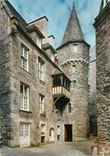 CPM Saint Malo L et V Cour de la Houssaye maison de la Duchesse Anne 