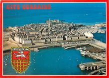 CPM St Malo Cite Corsaire La vieille Ville et son port 