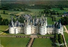 CPM Chateaux de la Loire Chambord Loir et Cher Le Chateau au fond la Foret 