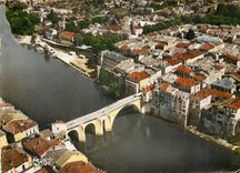 CPM Villeneuve sur Lot L et G Le Pont Vieux sur le Lot Vue aerienne 