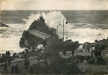CPM Biarritz Le Rocher de la Vierge par tempete 