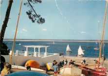 CPM Bassin d'Arcachon Le Moulleau Vue sur le bassin en face le phare du Cap Ferret 