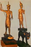 CPM Le Musee Egyptien Le Caire Tutankhamens Treasures Statues d'or du roi portant les couronnes de B