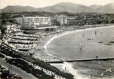 CPM St Jean de Luz BP La Plage et les Trois Couronnes 