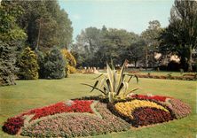 CPM La Cote Fleurie Cabourg (Calvados) La Plage des Fleurs le Jardin Public