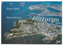 CPM Bretagne Cote d'Emeraude Saint Malo Cite Corsaire (Ille et Vilaine) La Cite d'Alct le port en ca
