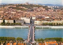 CPM Lyon Le Pont Lafayette sur le Rhone la ville et la Colline de Fourviere