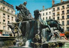 CPM Lyon (Rhone) La Fontaine Bartholdi