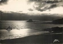 CPM Saint Malo L et V Coucher de Soleil sur les Iles 