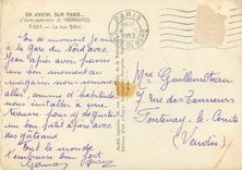 CPM En Avion sur Paris La Tour Eiffel 