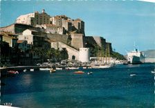 CPM La Citadelle et le Port de Calvi A quai le Napoleon Bateau