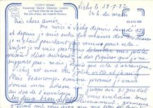 CPM Vichy La Place Charles de Gaulle Ses jets d'Eau ses massifs floraux