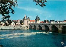 CPM Chatellerault Vienne Le Pont Henri IV 