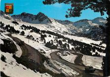 CPM Valls d Andorra Lacets de la route du Port d Envalira au fond le cirque des Pessons 