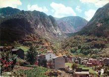 CPM Valls d Andorra Les Escaldes Vue partielle au fond la Vallee du Madrid 
