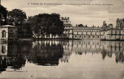 CPA Palate of Fontainebleu the castle and the house of the pond of carps
