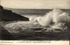 Biarritz CPA Vague deferlant au fort de Socoa