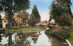 CPM Chatellerault Vienne Jardin Public