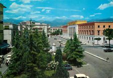 CPM Cassino place de Gasperi et palais communal