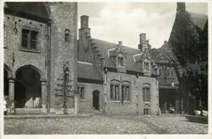 CPM Bruges Cour Interieur 