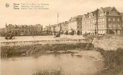 CPM Ypres Plac de la Gare Les Remparts 