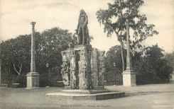 CPM Pondichtty statue de dupleix