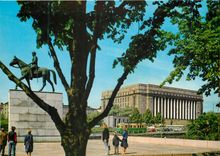 CPM The Mannerheim Statue and the House of Parliament