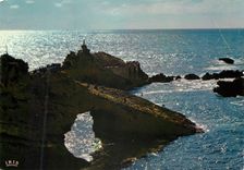 CPM Biarritz le Rocher de la Vierge et la Roche Percee