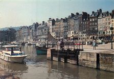 CPM Honfleur (Calvados) Le Vieux Bassin cree sous Louis XIV et le Quai Sainte Catherine