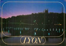 CPM Lyon Crepuscule sur la Saone et le Vieux Lyon