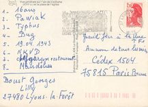 CPM Lyon Vue generale sur l'arche de triomphe et la place de l'eglise