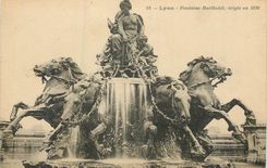 CPA Lyon fontaine bartholdi erigee en 1892