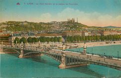 CPA Lyon le pont gallieni et le coteau de fourviere