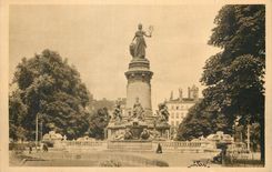 CPA Lyon (Rhone) Statue de la Republique Place Carnot