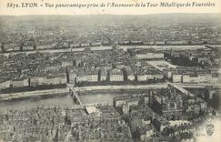 CPA Lyon Vue panoramique prise de l'Ascenseur de la Tour Metallique de Fourviere