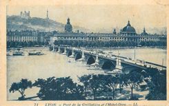 CPA Lyon Pont de la Guillotiere et l'Hotel Dieu